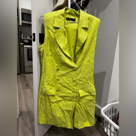 Bright green linen blazer strapless dress - Picture 2 of 4